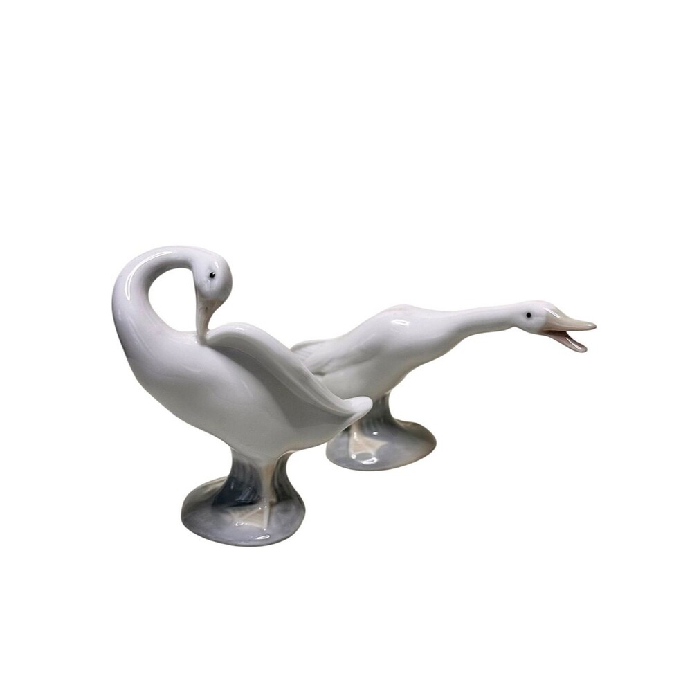 Lladro Porcelain Little Ducks Figurines #4552 Standing and #4553 Preening